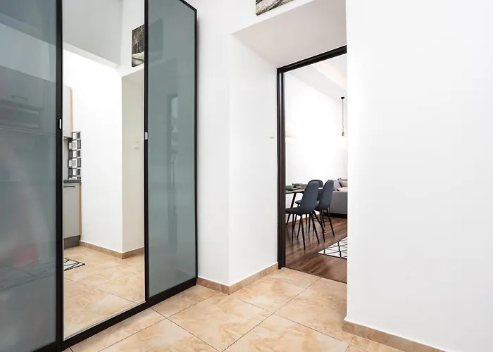 Of The Kings - Old Depot Kraków